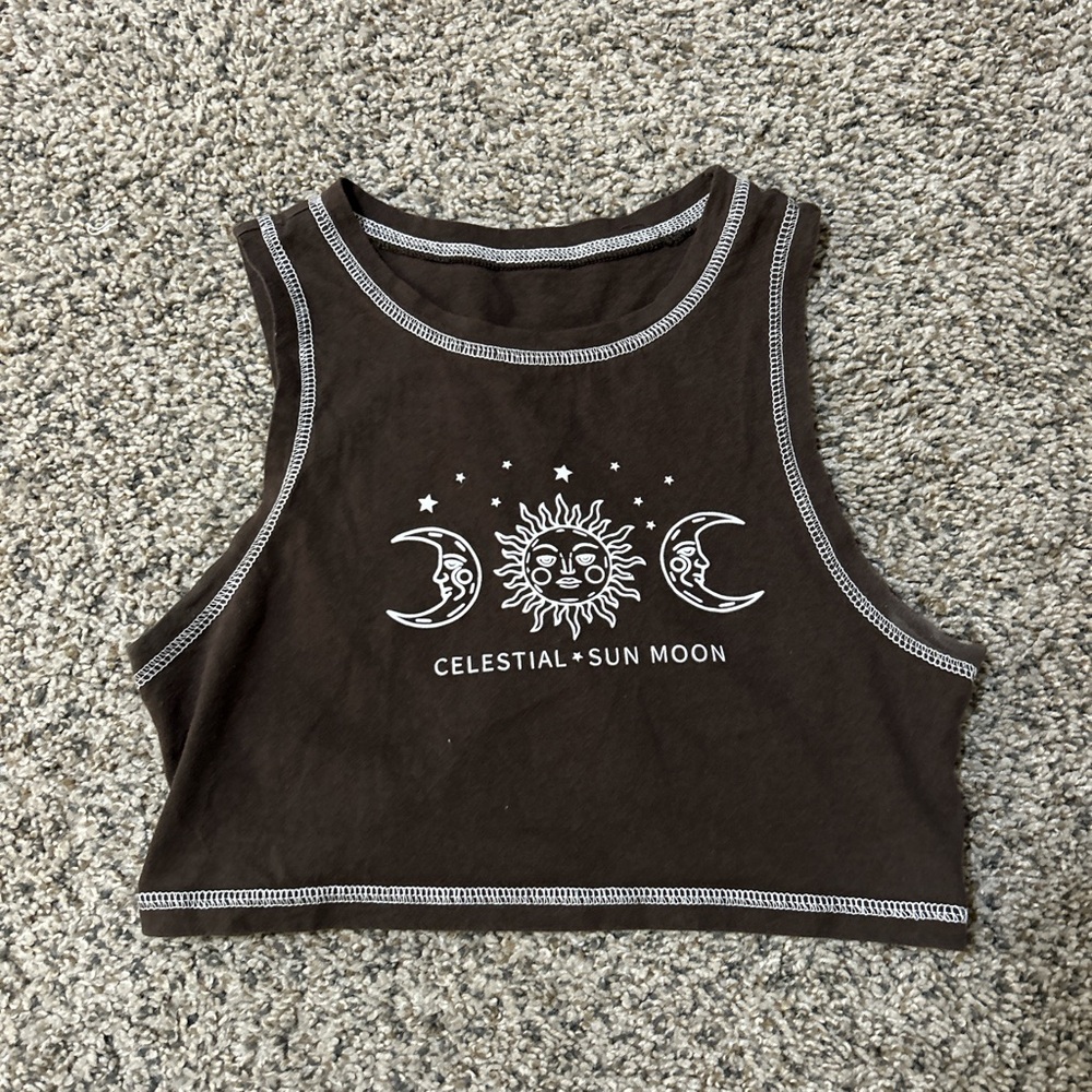 Cropped graphic tank top